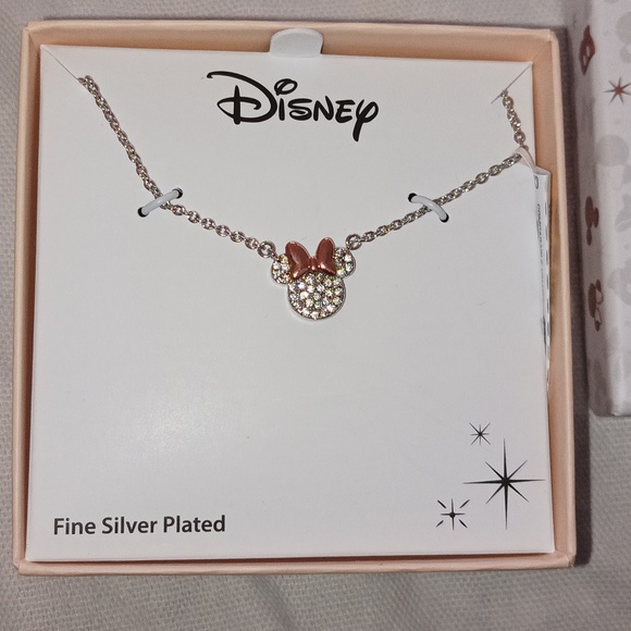 Disney Minnie mouse charm / pendant / necklace - Picture 2 of 6